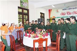 Bữa cơm gia đình tôn vinh phụ nữ “hai giỏi”